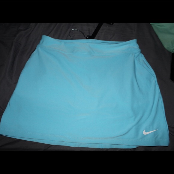 Nike golf skirt - Picture 3 of 5